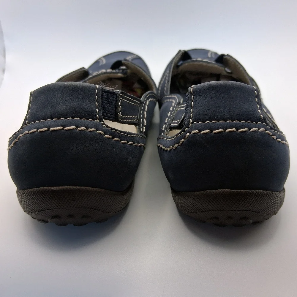 Clarks Mary Jane Loafers/Driving Shoes with Light Arch Support & White Stitching - Picture 5 of 13